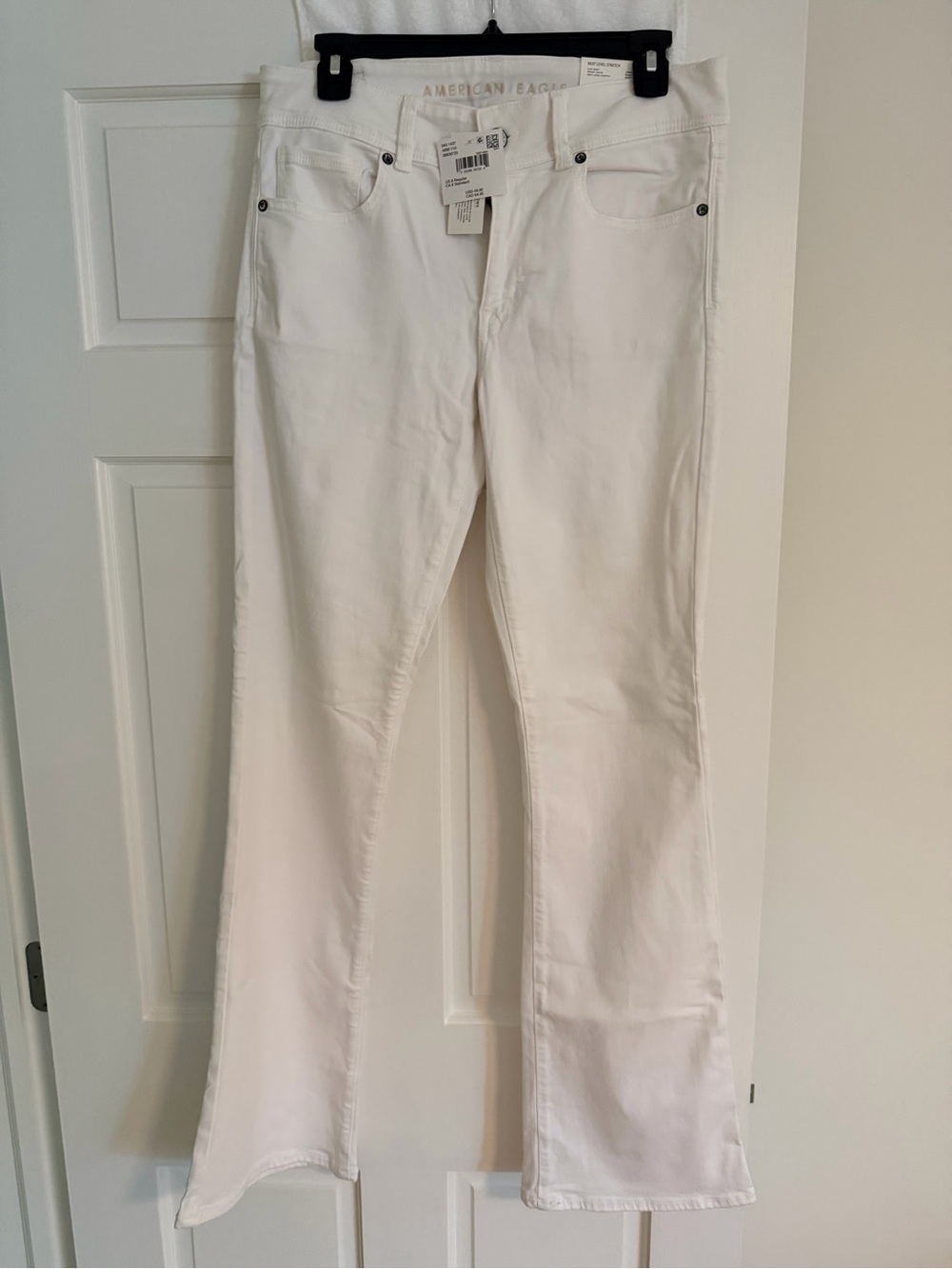 American Eagle Outfitters Women’s White Bootcut Jeans size regular 8 NWT